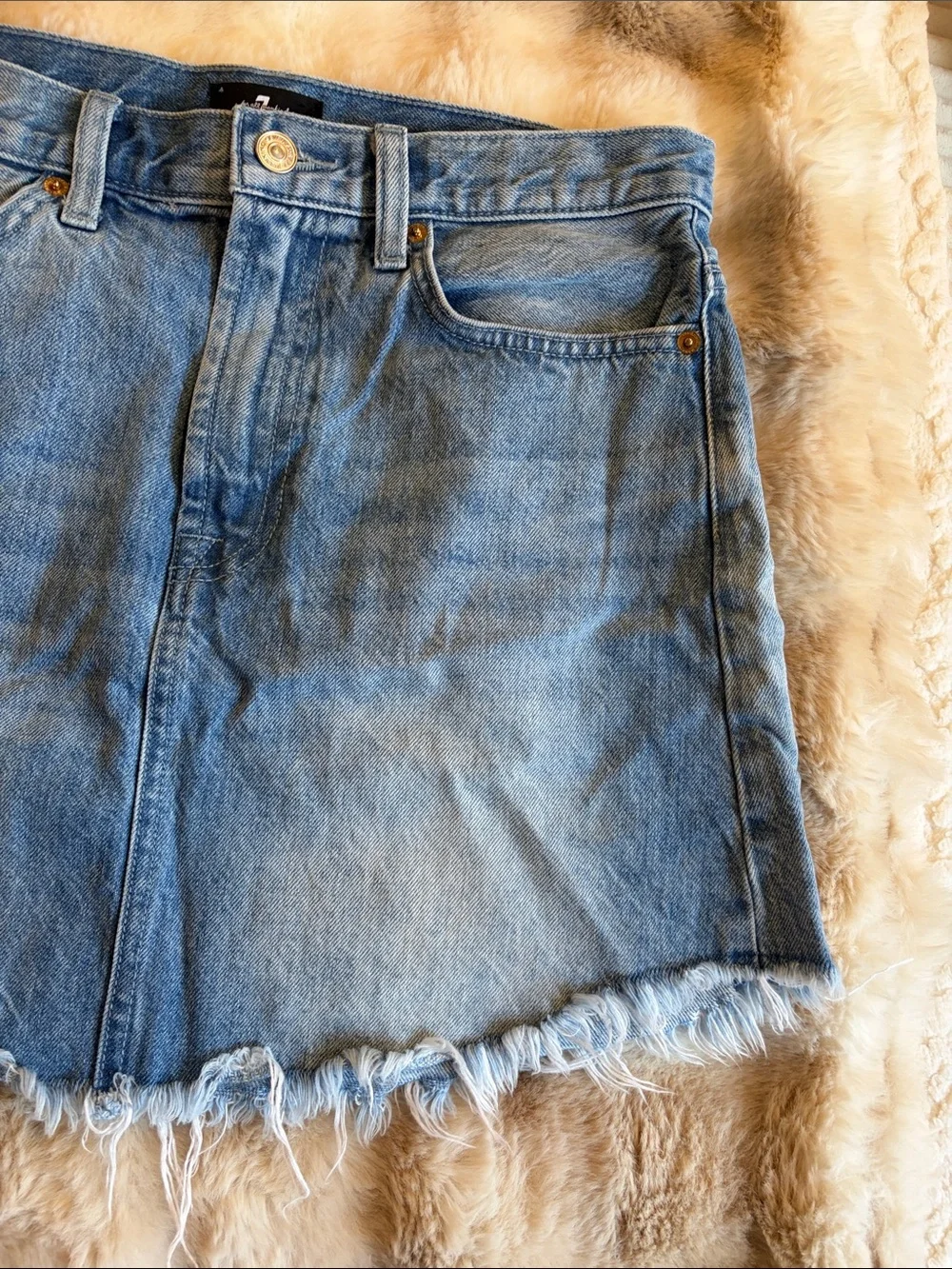 7 for all mankind denim mini skirt distressed hemline light wash size 29 - Picture 3 of 11